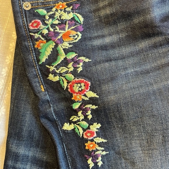 Driftwood Embroidered Jeans - Picture 7 of 14